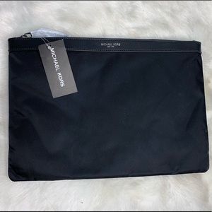 Michael Kors Men’s travel pouch BNWT